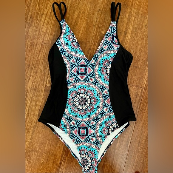 NWT! Swimsuit Cupshe 1 PC Mallot Black Turquoise Medallion Print SZ M - Picture 2 of 7